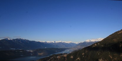 Pensionen - PLZ 9500 (Österreich) - Panoramablick vom Urlaubszimmer - Alpengasthof Bergfried