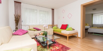 Pensionen - Umgebungsschwerpunkt: am Land - Reisstraße - AP5 Wohnzimmer - Ferienwohnung-Zimmer Yassi 