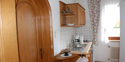 Pensionen - Kühlschrank - Rottenstein (Steinfeld) - Kleine Küche im eigenen Raum in der FV 50 m² - Pension Leyrer