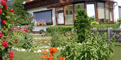Pensionen - Balkon - Mattling - Gartenanlage mit kleinem Biotop - Pension Leyrer