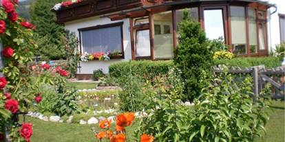 Pensionen - Pflügen - Gartenanlage mit kleinem Biotop - Pension Leyrer