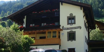 Pensionen - Balkon - PLZ 6167 (Österreich) - Haus Bergkranz