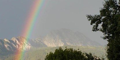 Pensionen - Terrasse - Altersberg - Regenbogen über dem Drautal. - Waldpension Ranner