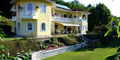 Pensionen - Langacker (Steindorf am Ossiacher See) - Unser Gästehaus mit Gartenanlage - Gästehaus Astrid