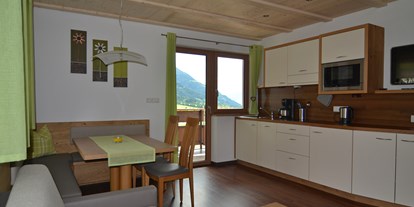 Pensionen - Art der Pension: Ferienwohnung - Trentino-Südtirol - Wohnküche Apartment Plattner II - Residence Apartment Talblick