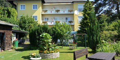 Pensionen - Art der Pension: Hotel Garni - Latschach (Velden am Wörther See, Finkenstein am Faaker See) - Blick vom Garten - Kirchenwirt