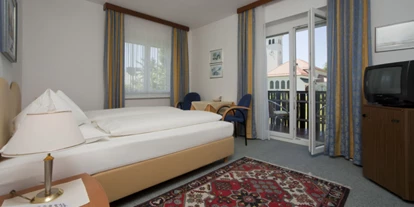 Pensionen - Art der Pension: Hotel Garni - Auen (Schiefling am Wörthersee) - Doppelzimmer mit Balkon - Kirchenwirt