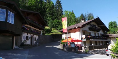 Pensionen - Umgebungsschwerpunkt: Berg - PLZ 5091 (Österreich) - Haus-Ansicht von Außen - Gasthaus Pension Forellenstube