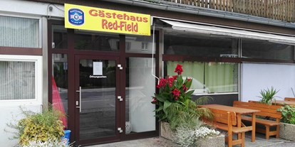 Pensionen - Terrasse - Laufnitzdorf - GÄSTEHAUS RED FIELD