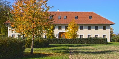 Pensionen - Spielplatz - Frindorf (Hörsching) - Herbst - Bauernhofpension Herzig zu Laah
