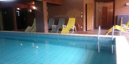 Pensionen - Pool - Heiligkreuz (Hall in Tirol) - Landhaus Birgit