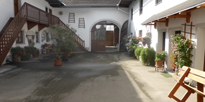 Pensionen - Garage für Zweiräder - Neuhofen an der Krems - Innenhof - Bauernhof Rechberger-König (Fingerneißl)