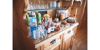Pensionen - Kühlschrank - Söll - Auf dem Frühstücksbuffet ist bestimmt für jeden etwas schmackhaftes dabei.....  - Gästehaus Stotter