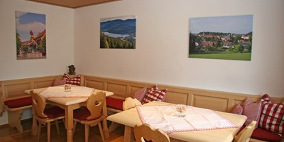 Pensionen - WLAN - Mönchweiler - Frühstücksraum im ersten Stock - Pension Bader