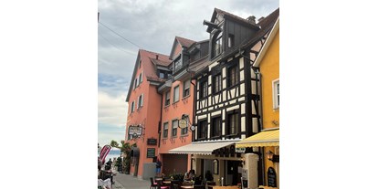 Pensionen - Parkplatz: gebührenpflichtig in Gehweite - Moos (Konstanz) - Fachwerkhaus mit Restaurant  - Gästehaus AM HAFEN