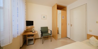 Pensionen - Umgebungsschwerpunkt: See - Schwäbisch Hall - Einzelzimmer  mit SAT-TV, Telefon, WC und Dusche - Gästehaus Schumm