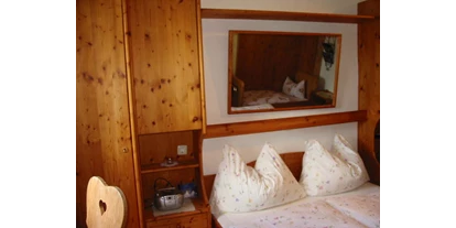 Pensionen - Sauna - Starz (Altenfelden) -  Familien - Nest    Dreibettzimmer mit Miniküche, Kinderbett möglich - Donautraum-Blick  Bio -  Eselgut