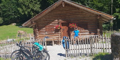 Pensionen - Garten - wunderschöne Rad-Wanderwege - KOMFORT-FEWO BERGWELT HAHNENKAMM   - Lechtal - So/Wi