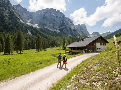 Pensionen - Umgebungsschwerpunkt: See - Füssen - Wandern von Hütte zu Hütt - KOMFORT-FEWO BERGWELT HAHNENKAMM   - Lechtal - So/Wi