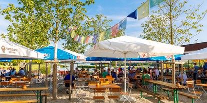 Pensionen - Restaurant - unser Gastgarten mit traumhafter Donausicht - Pension Au an der Donau