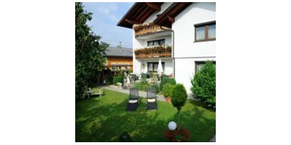 Pensionen - Umgebungsschwerpunkt: Fluss - Bayerbach (Landkreis Rottal-Inn) - Haus von der Gartenseite - Haus Stuttgart