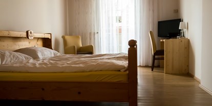 Pensionen - weitere Verpflegungsmöglichkeiten: Abendessen - Linz (Linz) - Doppelzimmer mit Balkon - Hotel & Vinothek Schwarzer Adler Ottensheim