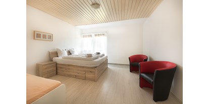 Pensionen - Weißpriach - Familienzimmer mit Balkon - Mentenwirt Pension &Appartments