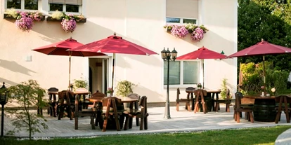 Pensionen - Restaurant - Kirchdorf (Gaspoltshofen) - Terrasse zum Frühstücken und Relaxen - Pension Knoll ****