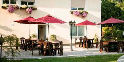 Pensionen - Art der Pension: Urlaubspension - Rußbach - Terrasse zum Frühstücken und Relaxen - Pension Knoll ****