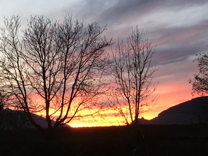 Pensionen - Langlaufloipe - Sonnenuntergang - Blick in den Oberpinzgau - Sportpension Thayer