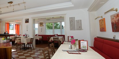 Pensionen - Garten - Neukirchen an der Vöckla - Pension Kappel Restaurant ,Cafe