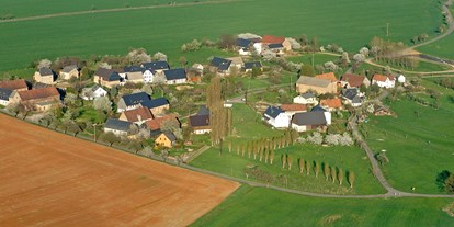 Pensionen - Umgebungsschwerpunkt: am Land - Zschadraß - Luftaufnahme von Beedeln - Pension Hahn