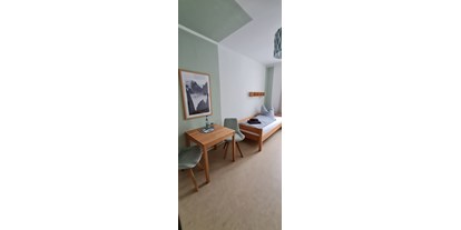 Pensionen - Umgebungsschwerpunkt: Berg - Günthersleben - Zimmer 1 (Zweibettzimmer) - Pension "Schul Inn"