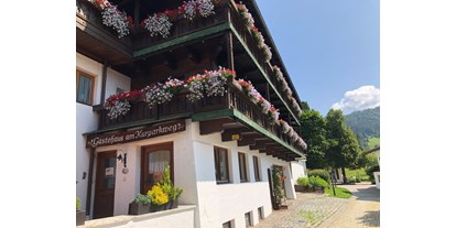 Pensionen - Terrasse - Chiemgau - FASSADE - Gästehaus am Kurparkweg