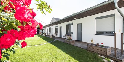 Pensionen - Garage für Zweiräder - Jois - Ansicht Gästezimmer - Gästehaus & Weingut Markus Tschida
