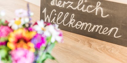 Pensionen - Radweg - Halbturn - Herzlich Willkommen! - Gästehaus & Weingut Markus Tschida