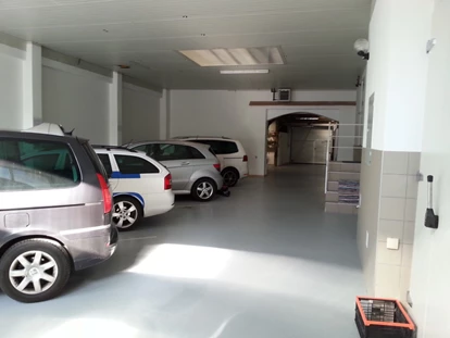 Pensionen - Garage für Zweiräder - Österreich - Weingut und Gästehaus Heiss