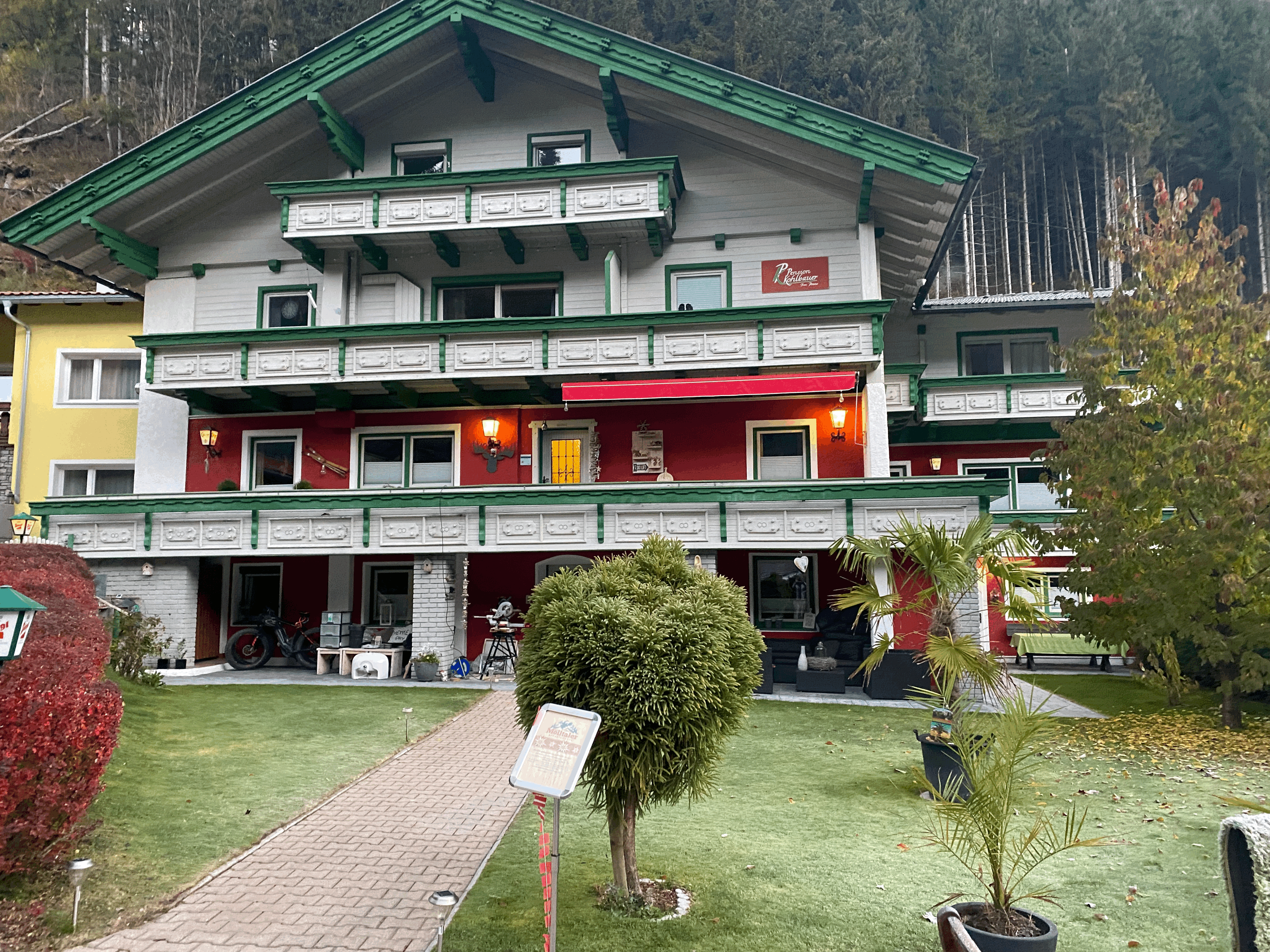 Frühstückspension - Vorseite Appartementenhaus - Molltaler Appartements