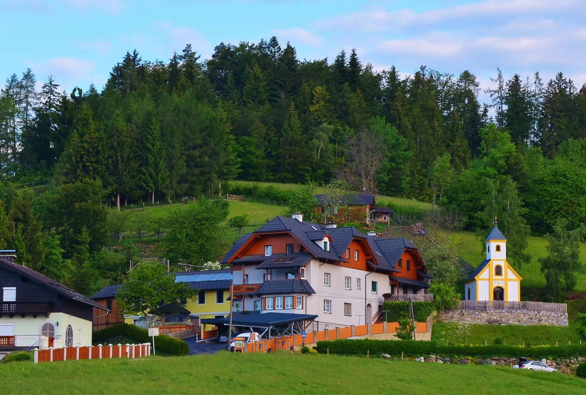 Frühstückspension - Ferienwohnungen Perhofer... vielleicht Ihr nächstes Urlaubsziel?
Ausgezeichneter Baby und Kinderbauernhof und GenussCardpartner. - Ferienwohnungen Perhofer