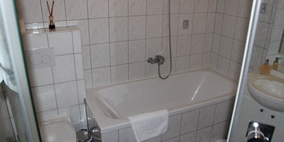 Pensionen - Unterkohlstätten - Badewanne - Privatzimmer Inge