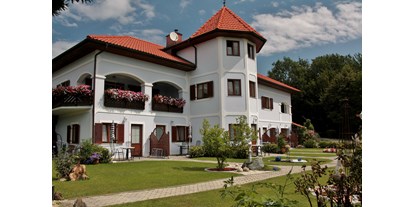 Pensionen - Terrasse - Hausfoto - Gästehaus Adelmann