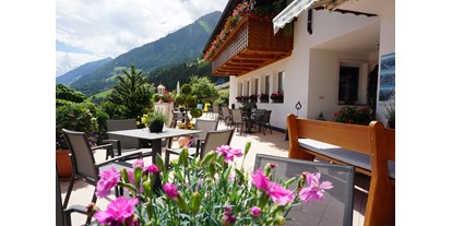 Pensionen - weitere Verpflegungsmöglichkeiten: Nachmittagskaffee - Südtirol - Sonnenterrasse - Gasthaus Jaufenblick & Ferienhaus Engele