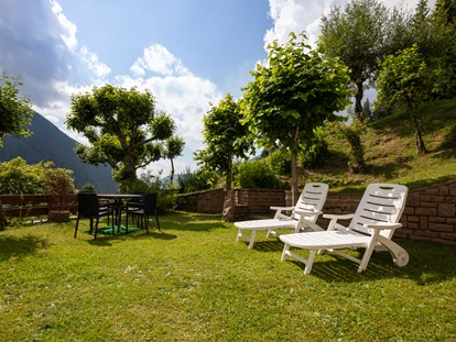 Pensionen - Kühlschrank - Blumau (Trentino-Südtirol) - Liegewiese Gardensuite Apartment  LATEMAR - Haus Christian 