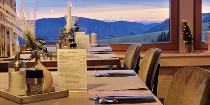 Pensionen - Balkon - Fröhnd - Restaurant - Panorama Lodge Sonnenalm Hochschwarzwald
