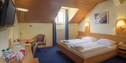 Pensionen - WLAN - Bruderndorf (Niederhollabrunn) - Doppelzimmer mit Dusche, WC, digitalem Kabel-TV und Minibar - Hotel-Pension Wild