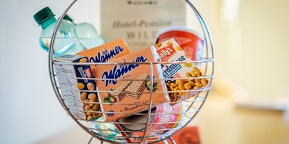 Pensionen - Kühlschrank - Wien-Stadt - Zum Naschen stehen in allen Zimmern Minibarkörbchen zu besten Preisen zur Verfügung - Hotel-Pension Wild