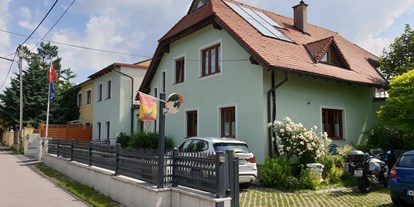 Pensionen - Balkon - Gänserndorf - Gartenpension Prosl