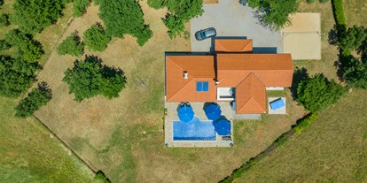 Pensionen - Pool - Vogelperspektive - Villa Jasmin Sumber