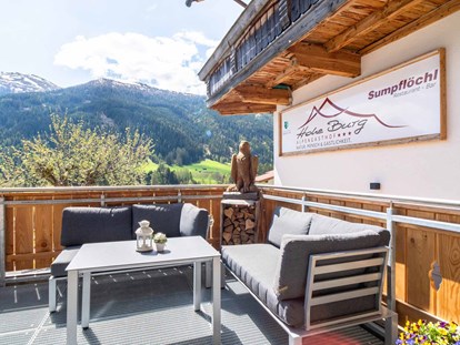Pensionen - Restaurant - Kematen in Tirol - Sonnenterrasse mit Bergpanorama - Alpengasthof Hohe Burg