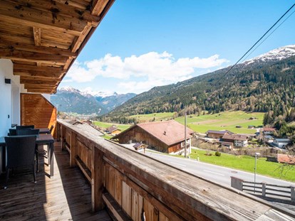 Pensionen - Umgebungsschwerpunkt: am Land - Österreich - Ausblick vom Panorama-Appartement - Alpengasthof Hohe Burg